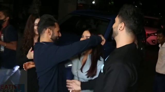 RAHUL VAIDYA REACTION ON JASMIN BHASIN NEW PHOTOS | JASMIN BHASIN ALY GONI | DISHUL LIVE, JASLY LIV смотреть онлайн