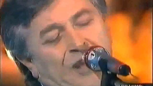 Pierangelo Bertoli - Spunta La Luna Dal Monte (with lyrics) смотреть онлайн