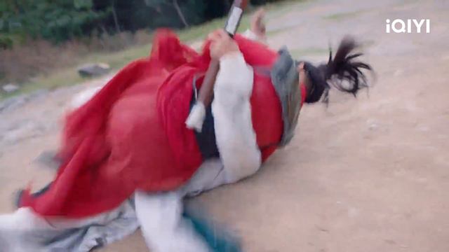 Xuanming Saves Zhaonan from Falling Off the Cliff | My Uncanny Destiny EP01 | 保护我方城主大人 | iQIYI смотреть онлайн
