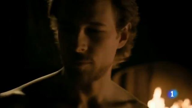 Charles V takes a new mistress (Carlos, rey emperador) смотреть онлайн