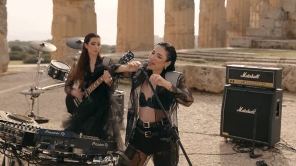 Giolì & Assia -#DiesisLive @Sunset at the Temple of Selinunte