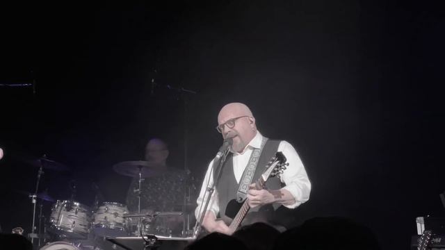 Leavings-orkesteri & Timo Rautiainen - Itkisitkö onnesta? смотреть онлайн
