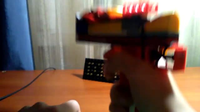 Штурмовая винтовка из лего а так же пистолет глок-18 эмитация будущего! смотреть онлайн
