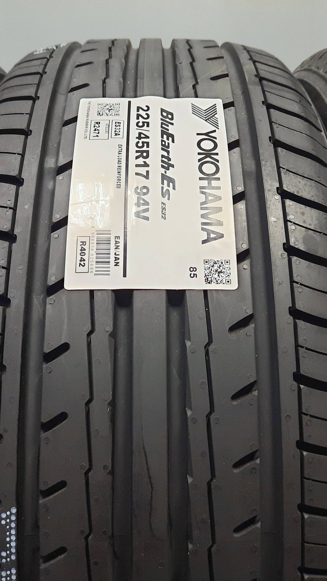 Yokohama BluEarth-Es ES32A 225/45 R17 94V XL