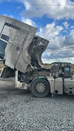 SITRAK C7H MAX утечка жидкости гидроусилителя , потерял немного времени