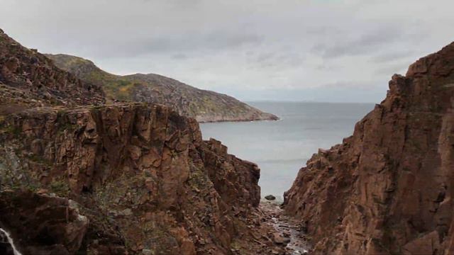 Водопад рядом с Териберкой смотреть онлайн