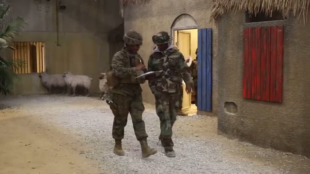 CLB-2 Becomes Cultutally Aware at the Infantry Immersion Trainer смотреть онлайн