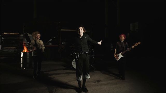 YUNGBLUD - Lowlife (Music Video) смотреть онлайн