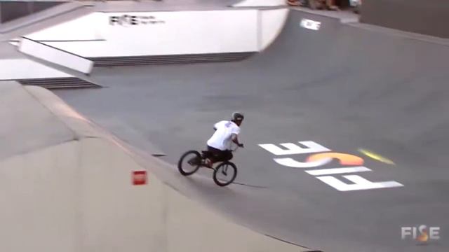 Bmx/Mtb -- New Best BMX Tricks смотреть онлайн