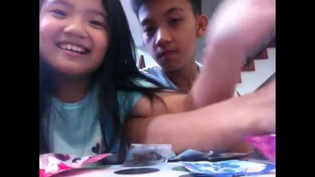 Frozen and MLP blind bag fun with my childish brother!! смотреть онлайн