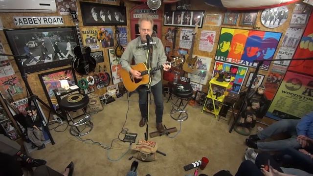 Bob Livingston "Public Domain" In The Music Room Single смотреть онлайн