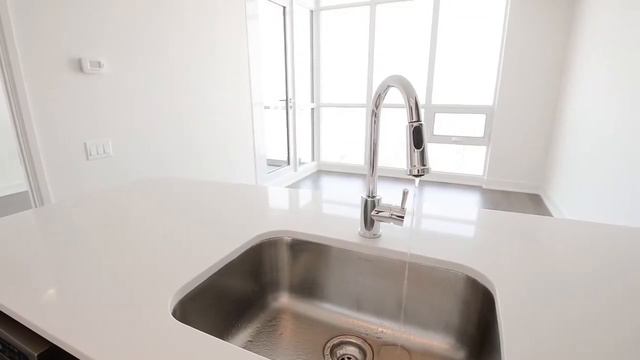 #2807-30 Roehampton Avenue Toronto, Shannon Bubalo смотреть онлайн