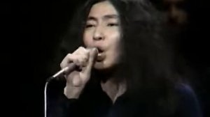 Yoko Ono Singing???