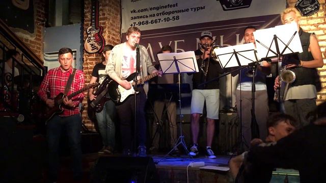 Илюхин Хлеб в клубе Мьюз 21.08.2018, Песня "Кризис" смотреть онлайн