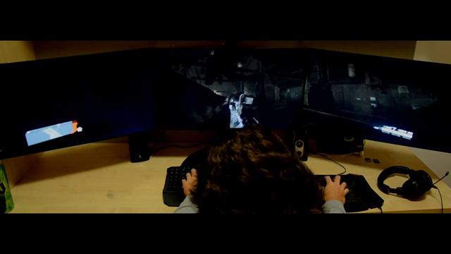 nVidia Surround Test with Crysis 2 - 120Hz смотреть онлайн