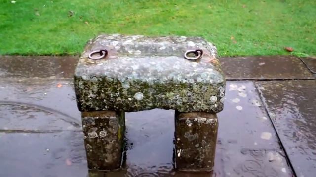 Spring Rain Stone Of Destiny On History Visit To Moot Hill Scone Palace Perth Perthshire Scotland смотреть онлайн