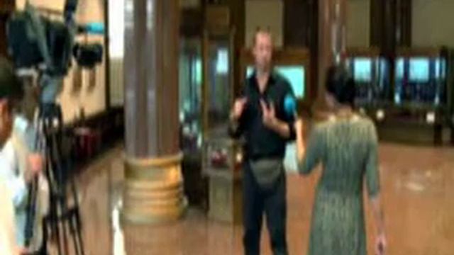 Lustig: Schweizer Reporter lobt Diktatorenland смотреть онлайн