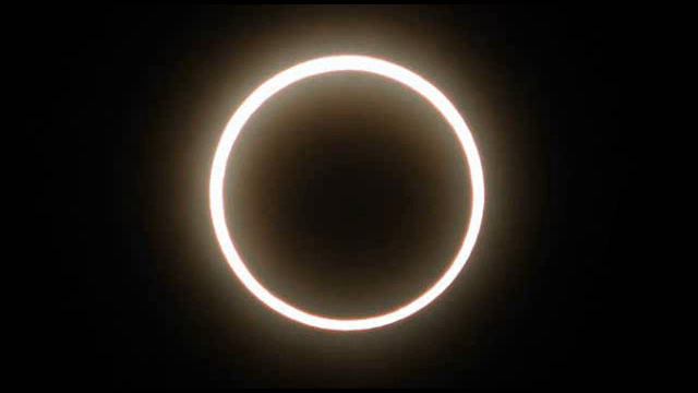 Fatti sull'eclisse solare statunitense il 21 agosto смотреть онлайн