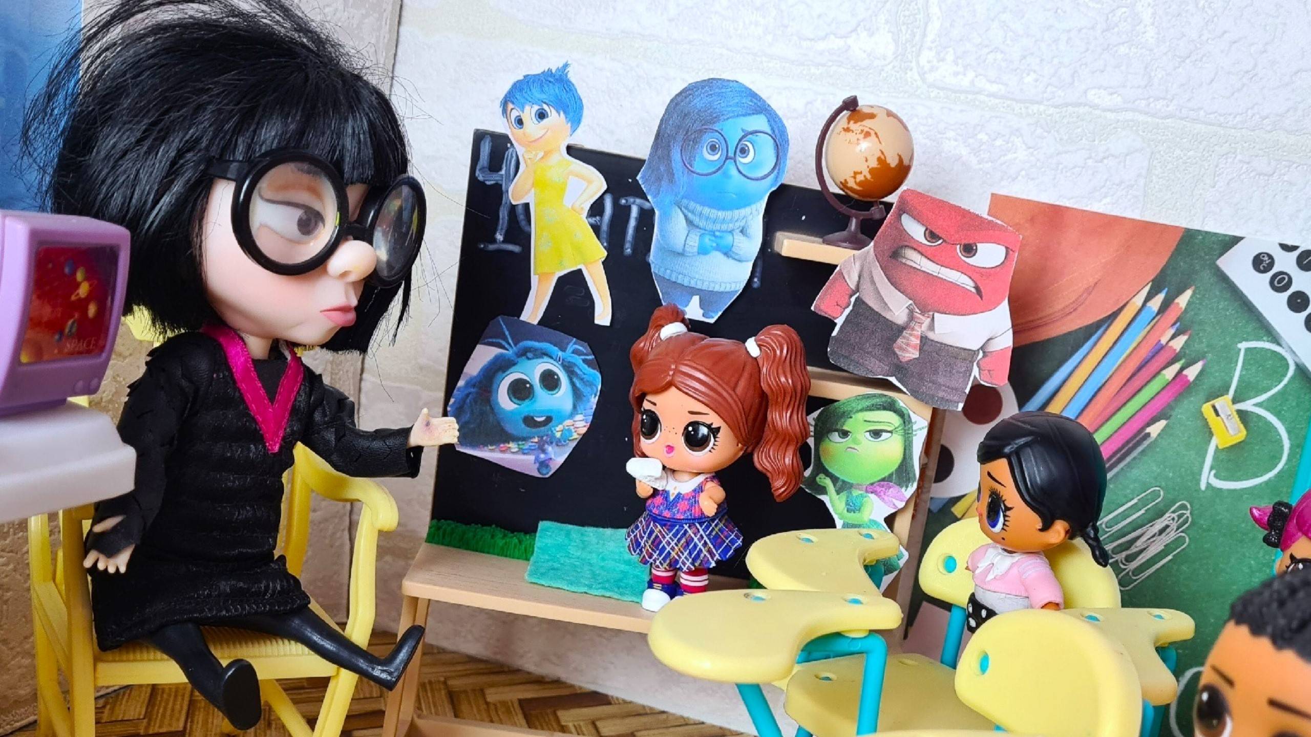 ГОЛОВОЛОМКА😜 В ШКОЛЕ КУКОЛ ЛОЛ СЮРПРИЗ😱 Смешные куклы мультики ДАРИНЕЛКА смотреть онлайн