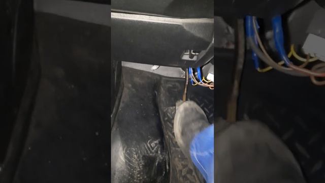 Теперь нога отвалится, но не сразу))) замена цилиндров сцепления ГАЗель 3302 смотреть онлайн