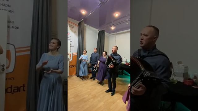 Развеять грусть поможет нам гармонь! ПТАШИЦА – Эх, не пыли, дорога #песниподгармонь смотреть онлайн