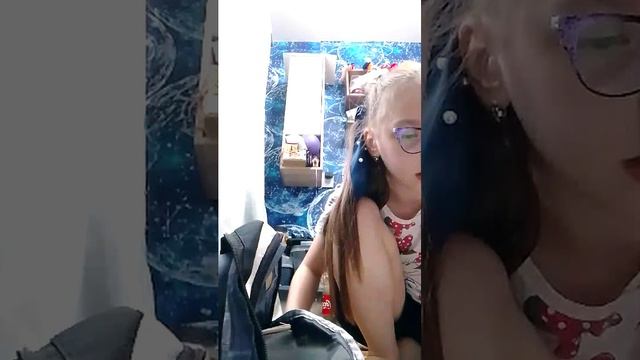 я пойду на автобус я сделала уроки нужно только собрать рюкзак смотреть онлайн