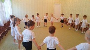 Ритмическая разминка "Ровный сделаем кружок"