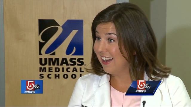 Aspiring doctors learning how to properly prescribe opioids смотреть онлайн