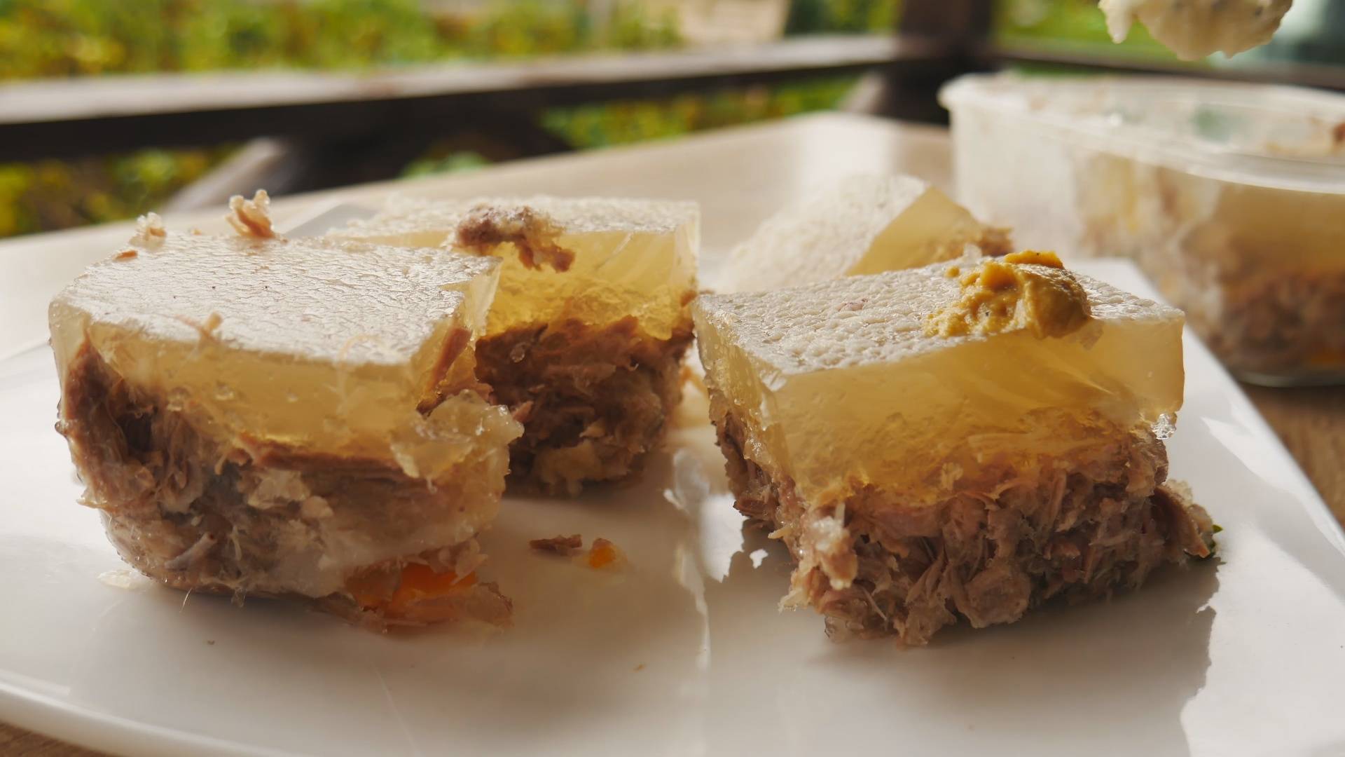 Самый вкусный холодец приготовленный в казане на костре. смотреть онлайн