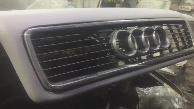 Как снять решётку радиатора в АУДИ 80 Б4 1992г смотреть онлайн