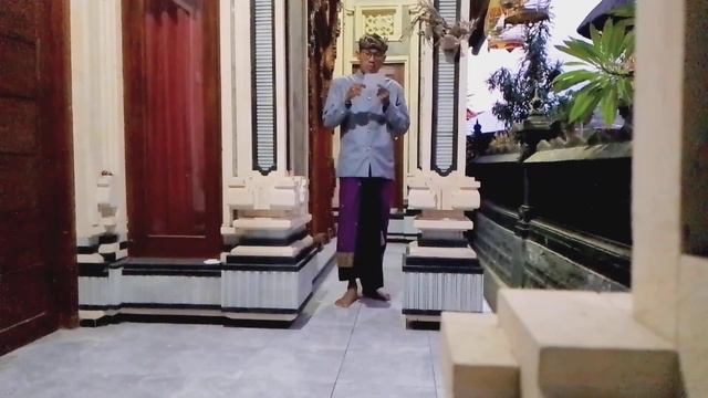 I Ketut Agus Triana Putra - Lomba Seni Membaca Puisi Sumpah Kumbakarna смотреть онлайн