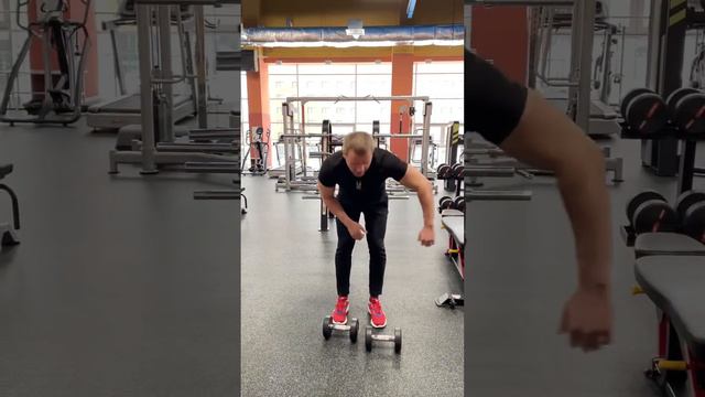 МАХ ГАНТЕЛЯМИ НА ЗАДНИЙ ПУЧОК В НАКЛОНЕ смотреть онлайн