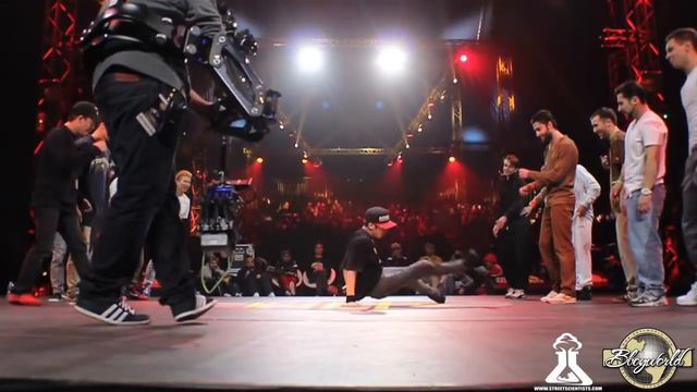 Jinjo vs Mafia 13/Bmt // .BBoy World // BREAKING 8on8 QUARTER-FINAL | CHELLES BATTLE PRO 2013 смотреть онлайн