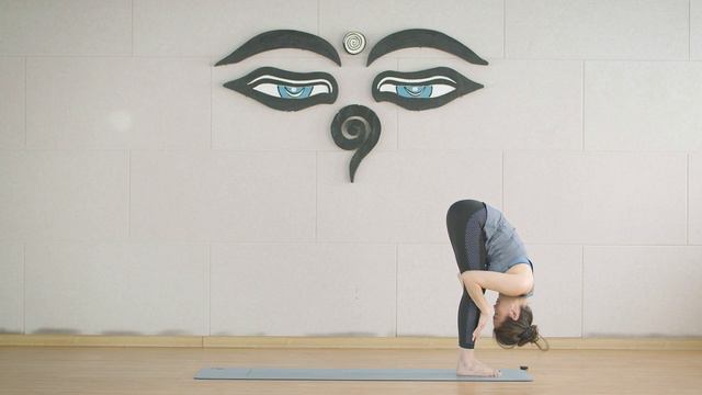 Биеэ сайхан сунгаад ав | Naraa Yoga "Босоо байрлал" смотреть онлайн