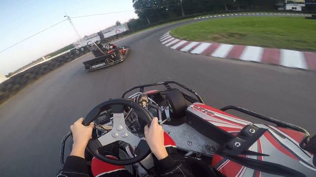 Magnus køre gokart XD смотреть онлайн