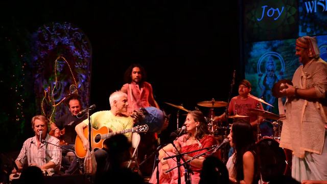 Jai Uttal @ Bhakti Fest 10th Anniversary (1/3) смотреть онлайн