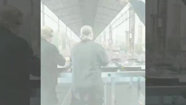 Swedish House Mafia - (ID) Having A Good Time??? смотреть онлайн