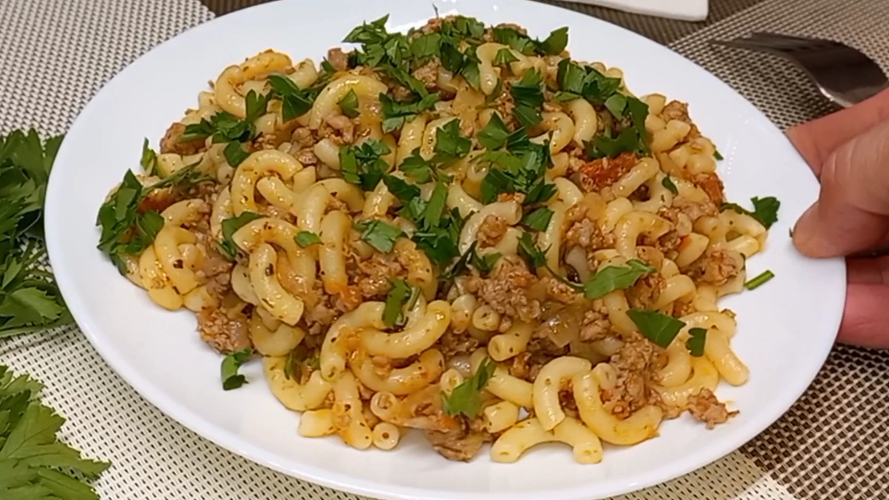 Как я готовлю МАКАРОНЫ с ФАРШЕМ Вкуснейшее блюдо в одной сковороде смотреть онлайн