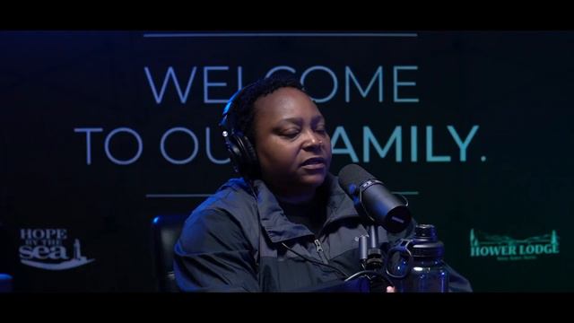 Growing up in Compton Finding God | The Hopeaholics Podcast #44 смотреть онлайн
