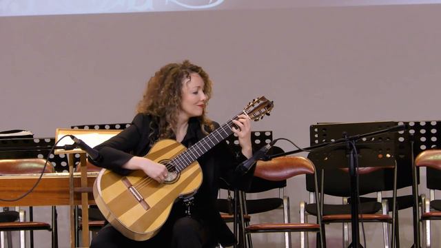 Мария Никулина 
Garoto Lamentos Do Morro