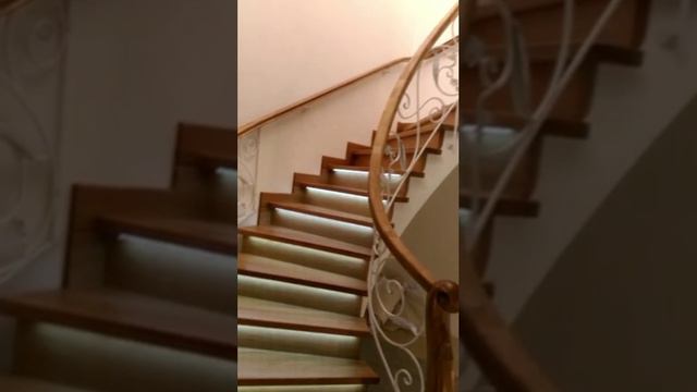 лестница с подсветкой