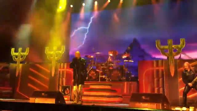 Judas Priest - Lightning Strike (live) смотреть онлайн