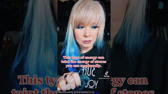 Don’t Charge Crystals In A Blood Moon смотреть онлайн