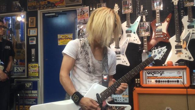 Syu (GALNERYUS) Playing DESTINY 2015.06.26