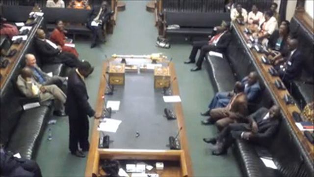Zimbabwe parliament discusses corruption- Settlement Chikwinya and Joseph Chinotimba смотреть онлайн