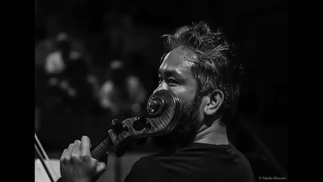 J.S. BACH- suites 2, 1 Eric-Maria Couturier, violoncelle.mp4 смотреть онлайн