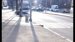 Тролза-5265.02 Мегаполис № 1076 следует по улице Гоголя на автономном ходу по 12 маршруту