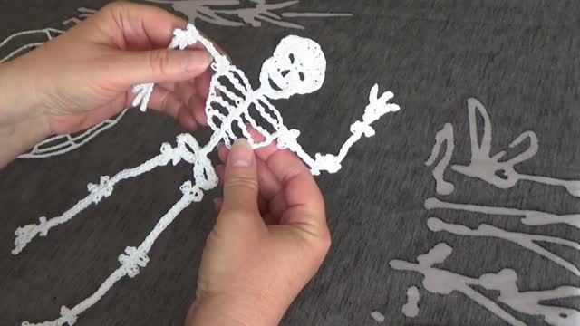 Как связать Скелет Крючком на Хеллоуин Часть IV | Вяжем на ХЭЛЛОУИН смотреть онлайн