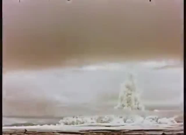 Царь-бомба АН602 / Рассекреченные кадры взрыва водородной бомбы мощностью 50 млн тонн смотреть онлайн