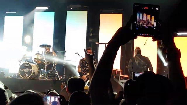 Skillet - Finish Line (Ft. Adam Gontier)